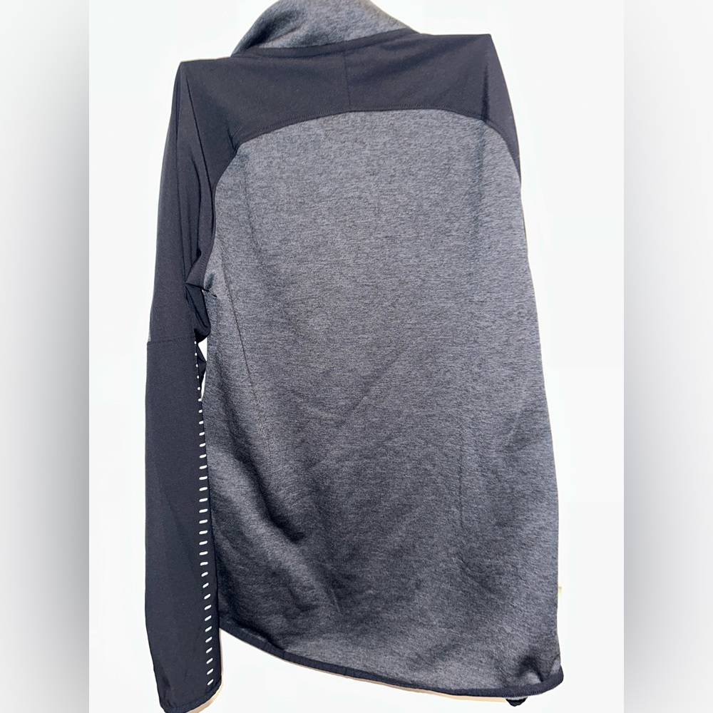 Under Armor Pull Over - image 4